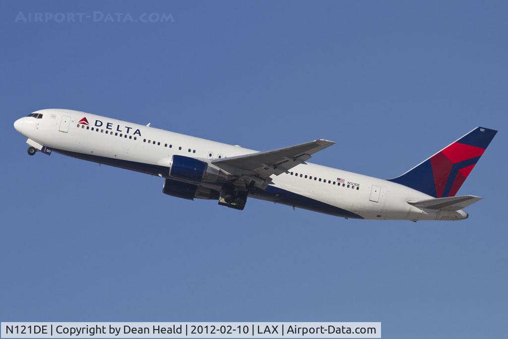N121DE, 1987 Boeing 767-332 C/N 23435, Delta Air Lines N121DE (FLT DAL1554) climbing out from RWY 25R en route to Hartsfield-Jackson Atlanta Int'l (KATL).