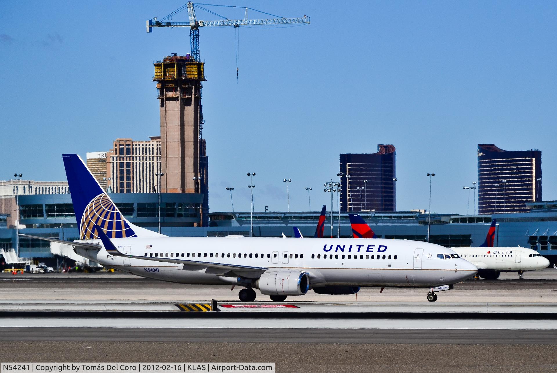 N54241, 1999 Boeing 737-824 C/N 28953, N54241 United Airlines Boeing 737-824 (cn 28953/395)

- Las Vegas - McCarran International (LAS / KLAS)
USA - Nevada, February 16, 2012
Photo: Tomás Del Coro
