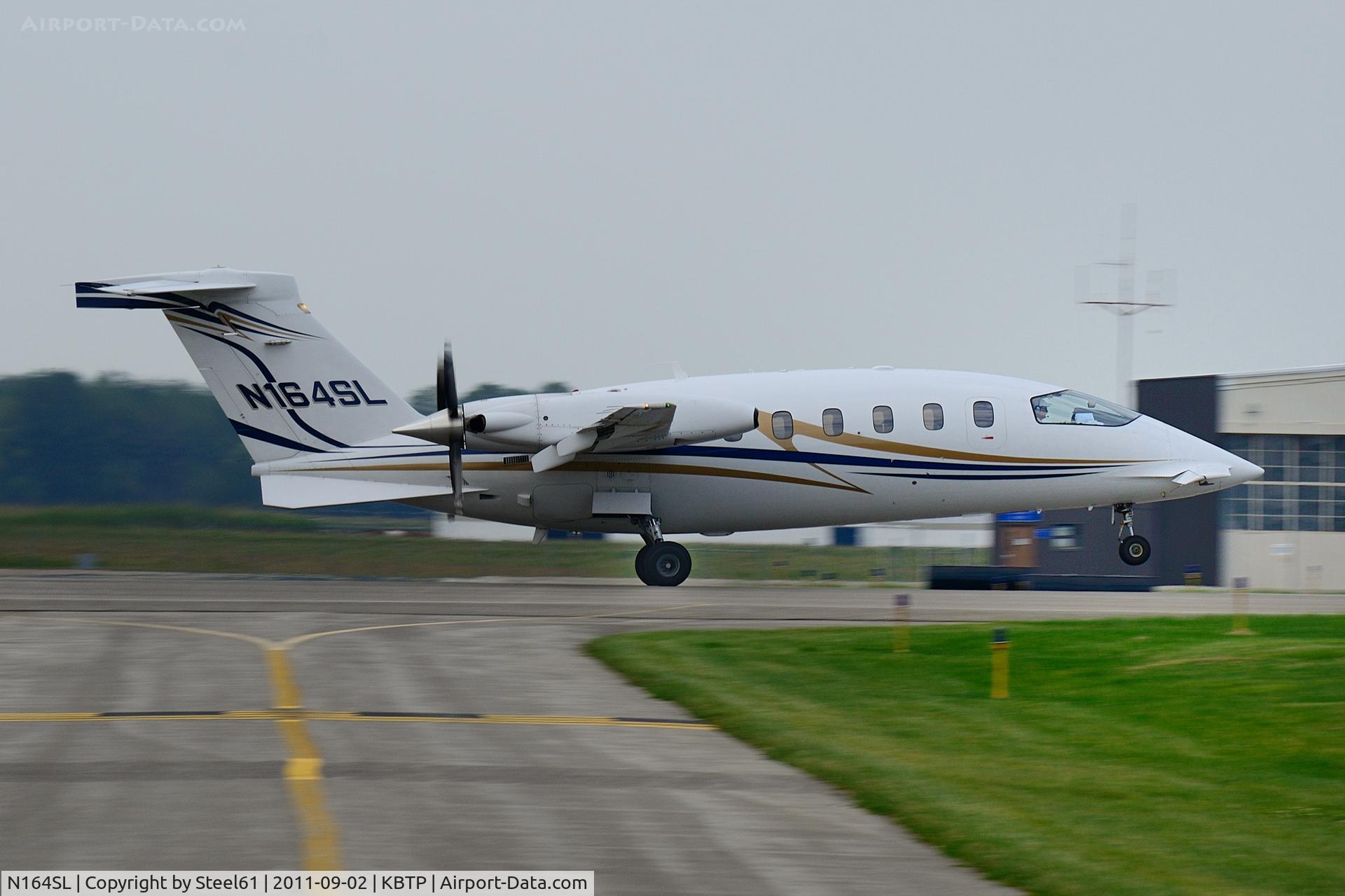 N164SL, 2007 Piaggio P-180 Avant II C/N 1134, Departing Runway 8