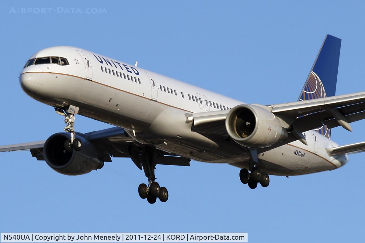 N540UA, 1991 Boeing 757-222 C/N 25252, Jan. 2012 - short final for 28 at ORD