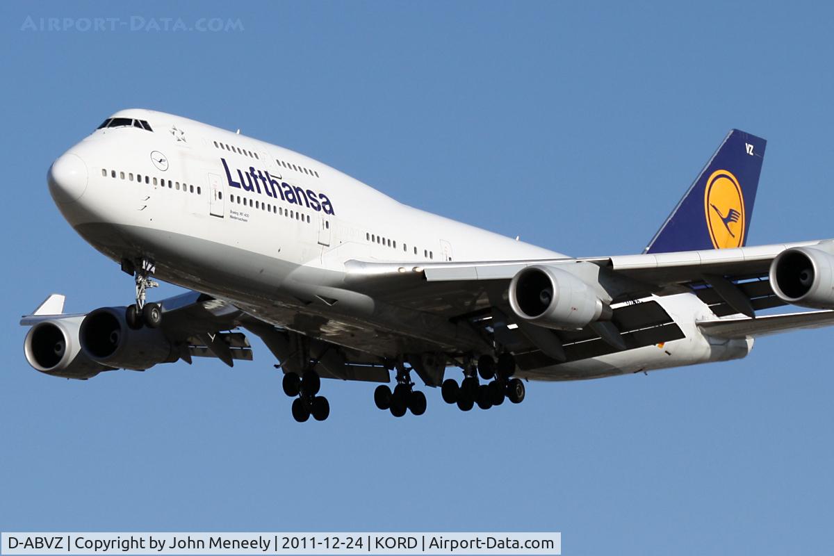 D-ABVZ, 2001 Boeing 747-430 C/N 29870, Short final for 28