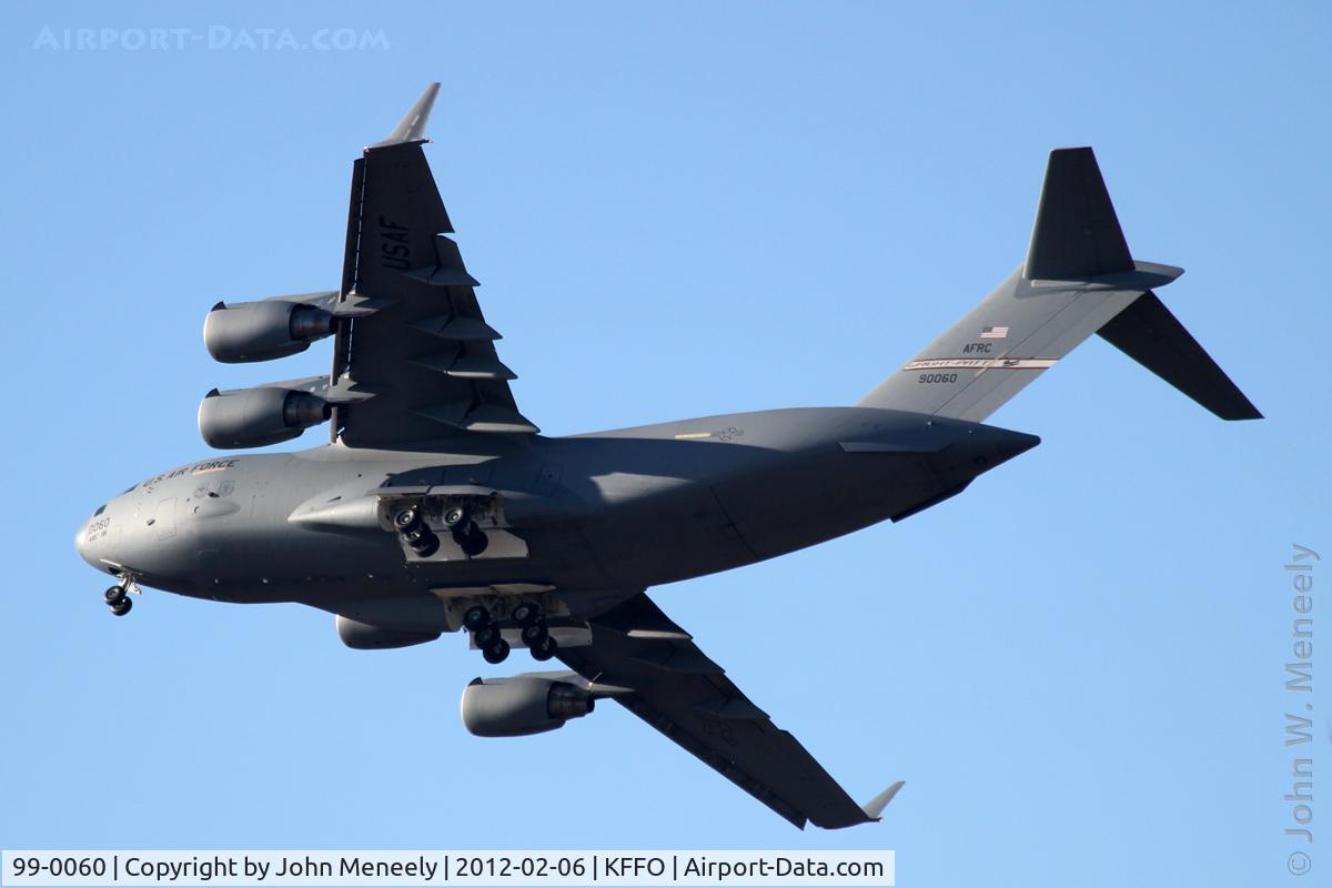 99-0060, 1999 Boeing C-17A Globemaster III C/N 50064/P-60, Circuit-bashing at FFO