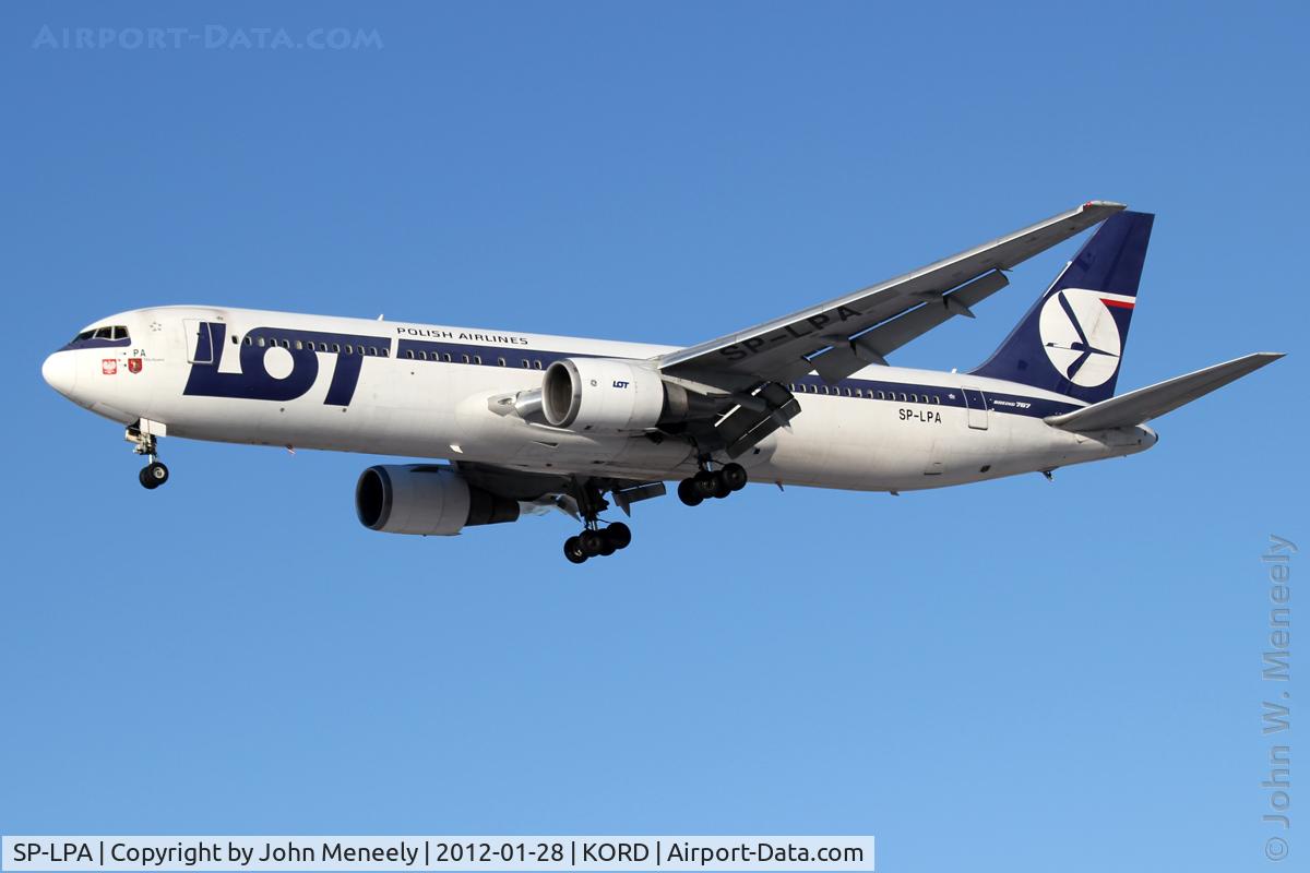 SP-LPA, 1990 Boeing 767-35D/ER C/N 24865, Short final for 28