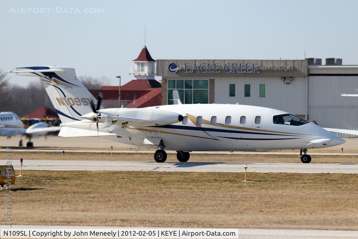 N109SL, 2004 Piaggio P-180 Avanti C/N 1092, Take-off roll