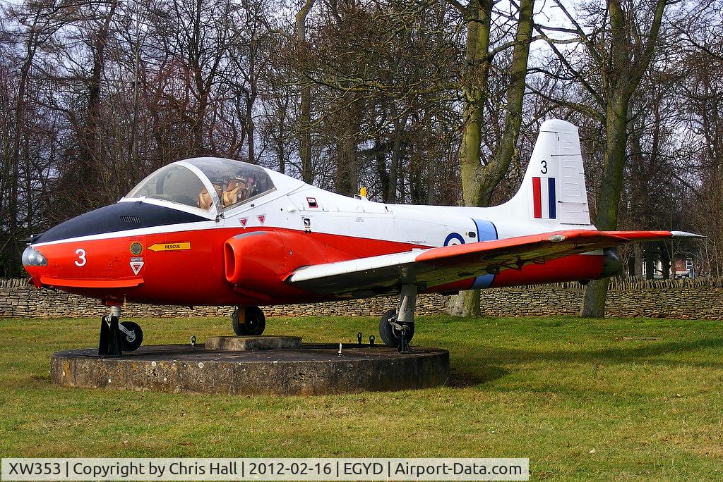 XW353, 1971 BAC 84 Jet Provost T.5A C/N EEP/JP/1003, RAF Cranwell gate guard