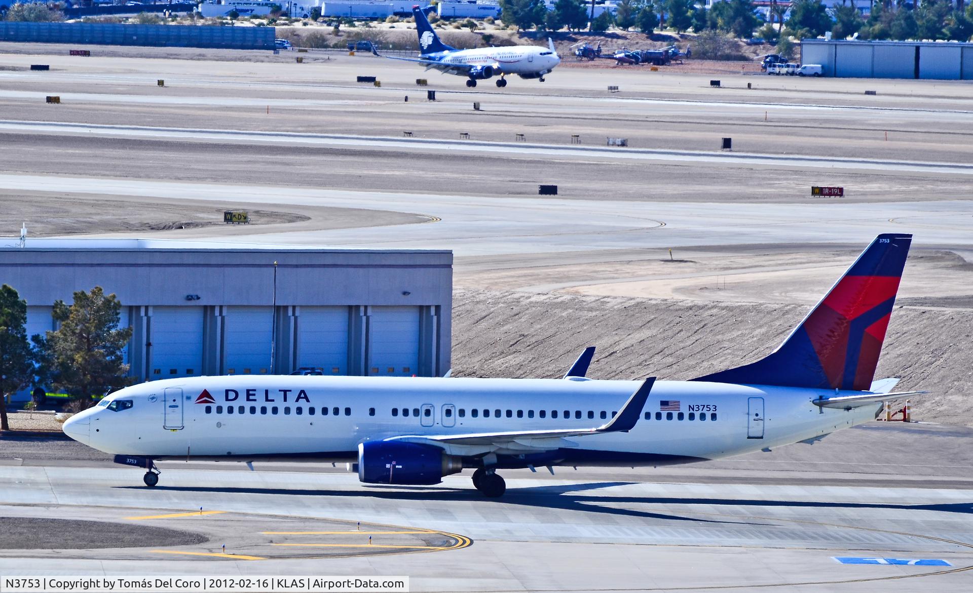 N3753, 2001 Boeing 737-832 C/N 32626, N3753 Delta Air Lines Boeing 737-832 (cn 32626/899)

- Las Vegas - McCarran International (LAS / KLAS)
USA - Nevada, February 16, 2012
Photo: Tomás Del Coro