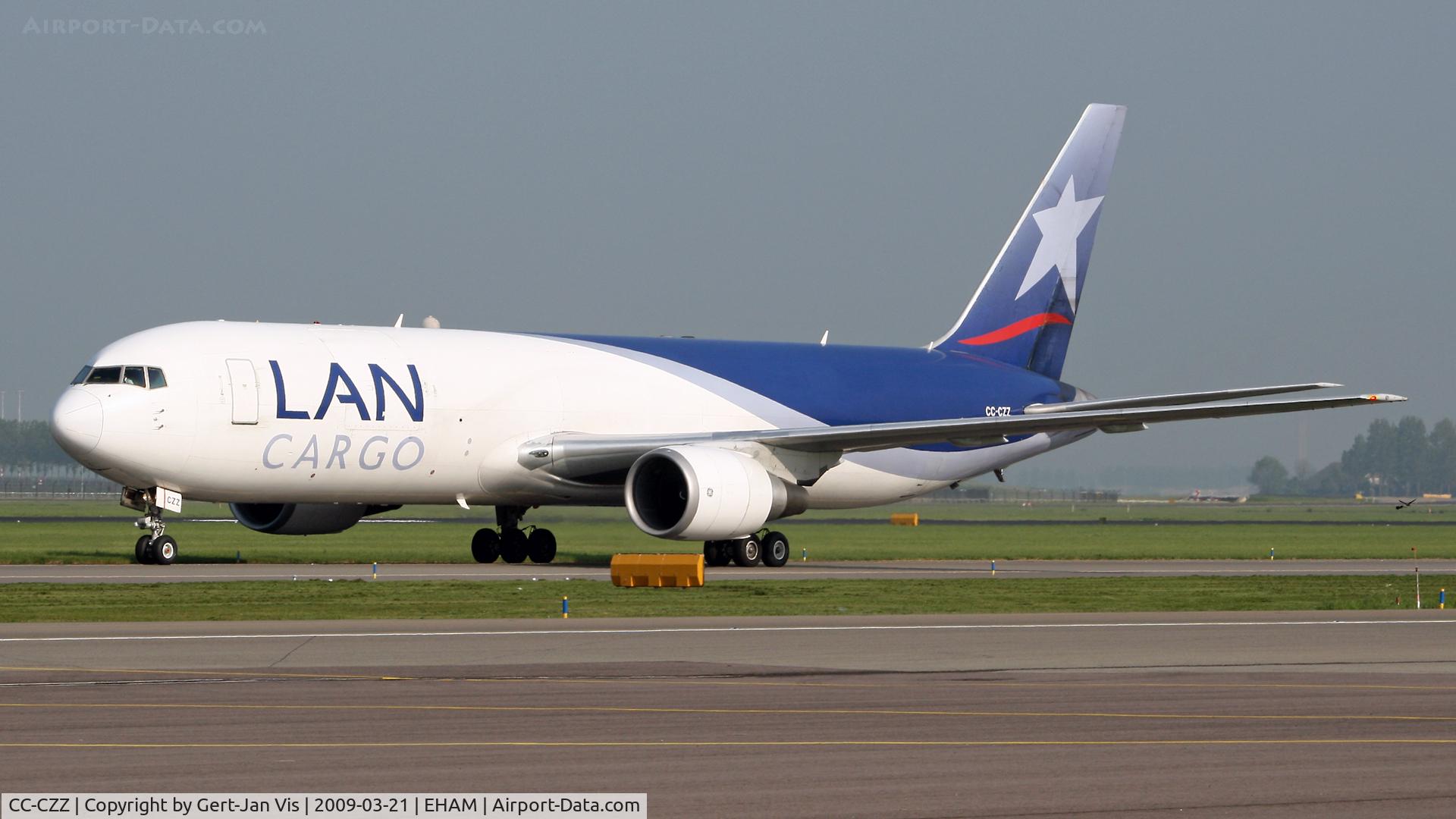 CC-CZZ, 1998 Boeing 767-316F/ER C/N 25756, taxiing after landing