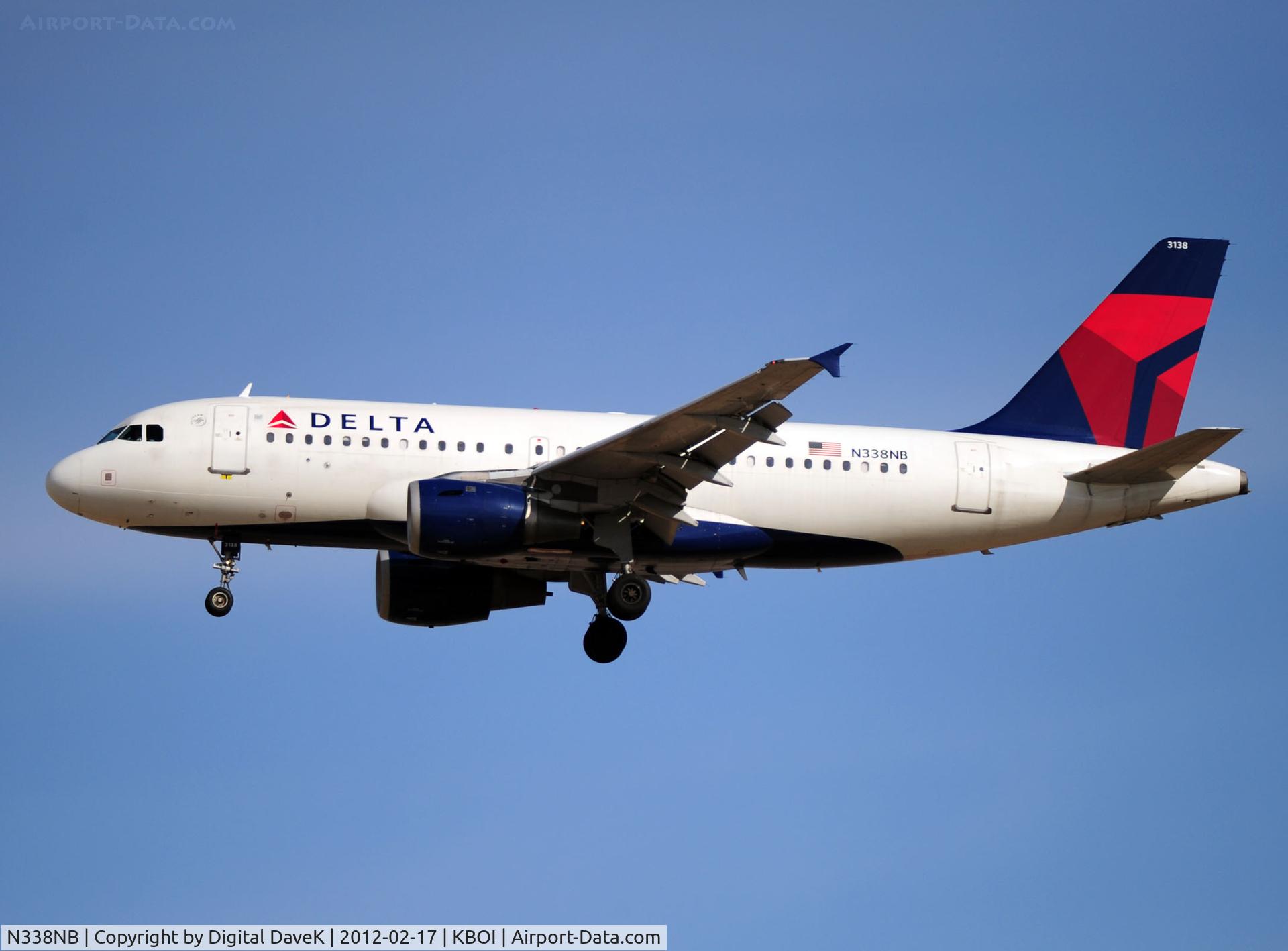 N338NB, 2002 Airbus A319-114 C/N 1693, East approach @ KBOI