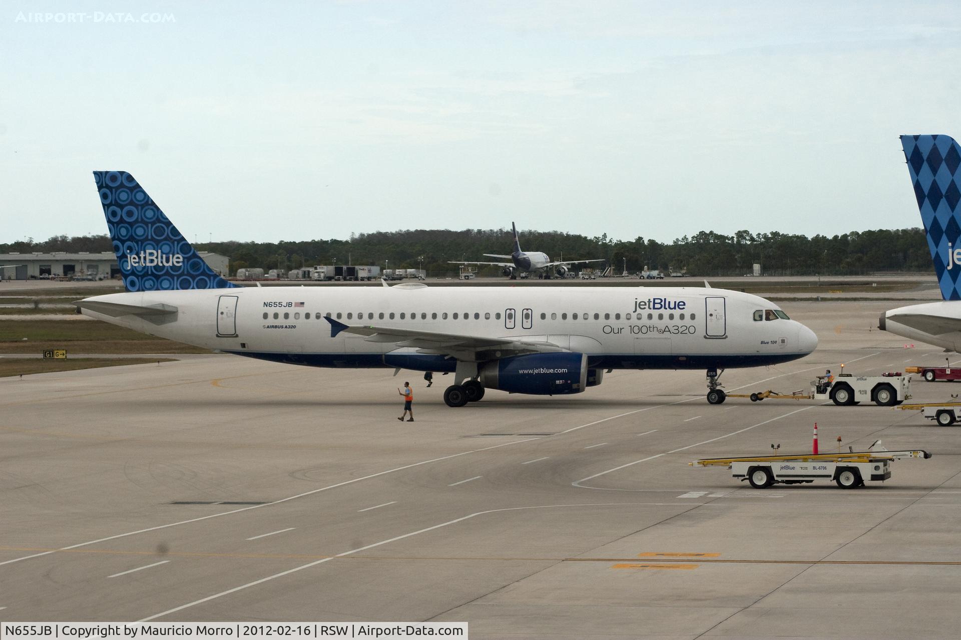 N655JB, 2007 Airbus A320-232 C/N 3072, Airbus A320 being push at RSW note the conmemorative livery celebrating the 100th A320 ordered by JetBlue