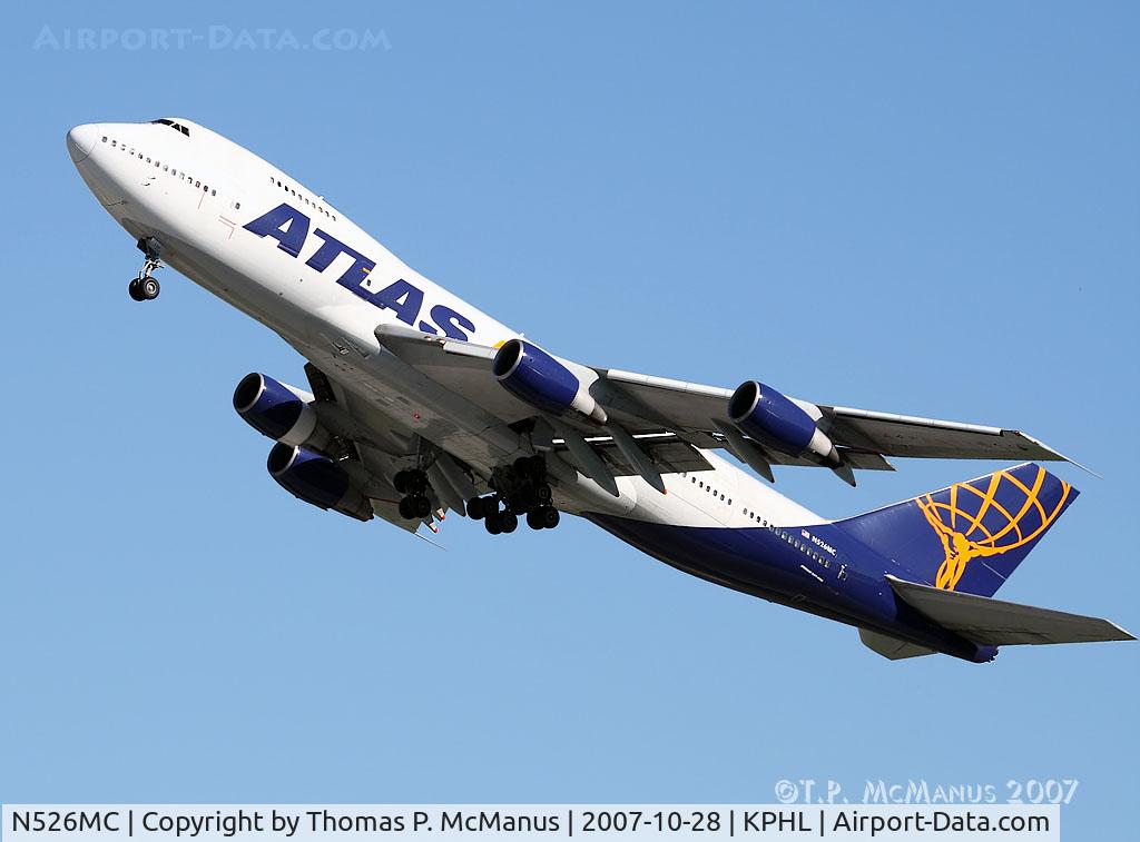 N526MC, 1980 Boeing 747-2D7B C/N 22337, Atlas Air climbing our from 27L at PHL.