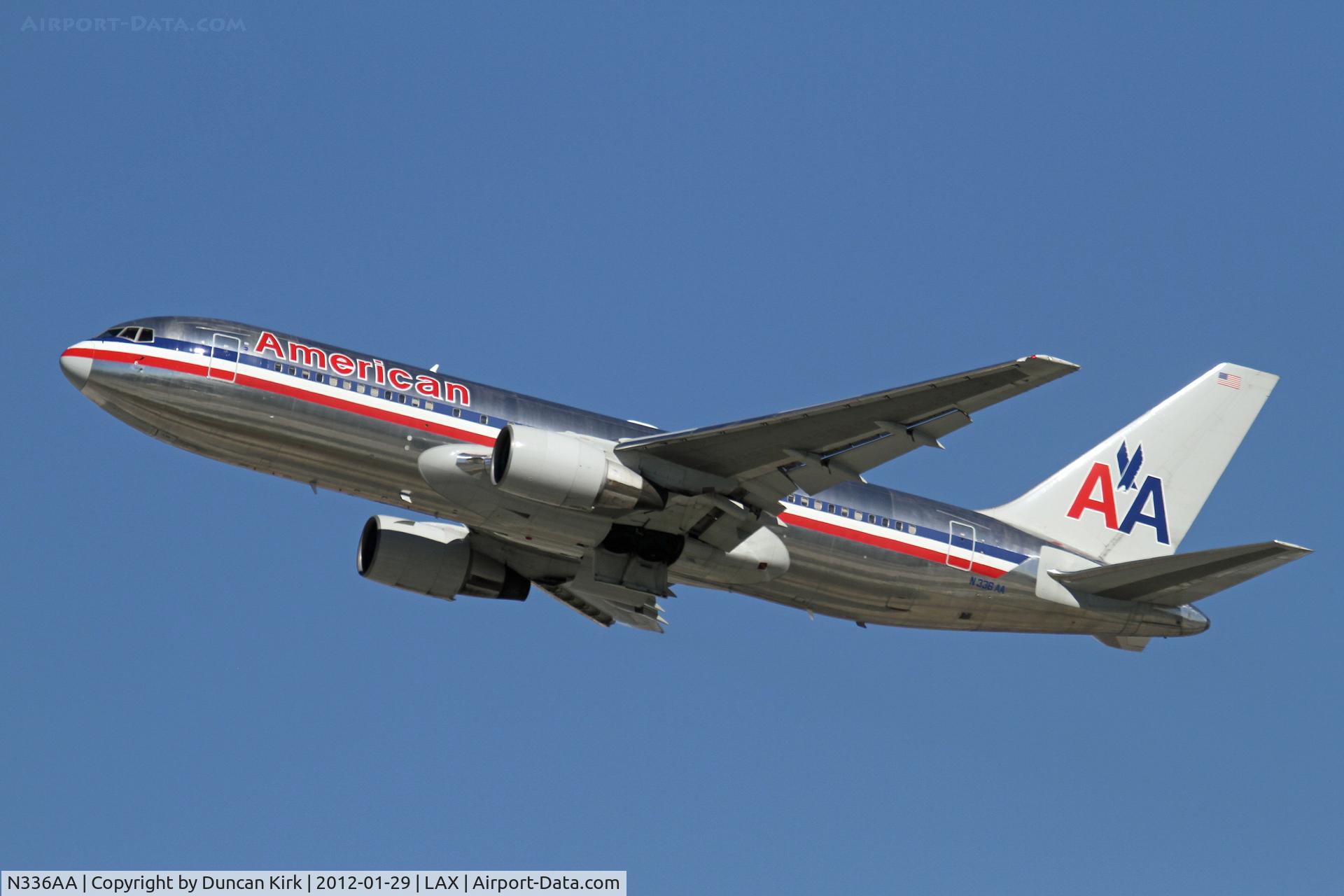 N336AA, 1987 Boeing 767-223 C/N 22334, Climbing out of LAX