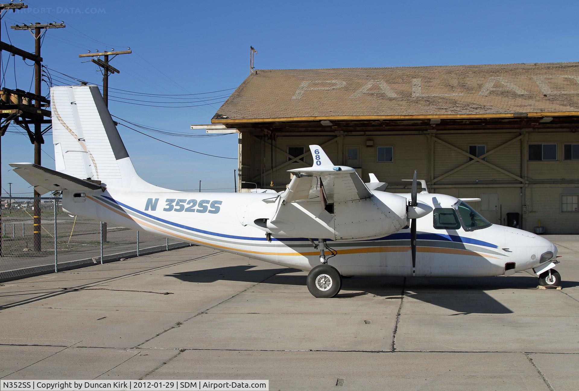 N352SS, 1957 Aero Commander 680 C/N 680-502-172, The slick lines of an Aero Commander