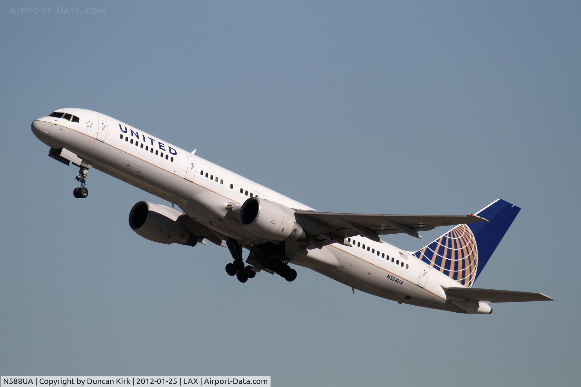 N588UA, 1993 Boeing 757-222 C/N 26717, Climbing out of LAX