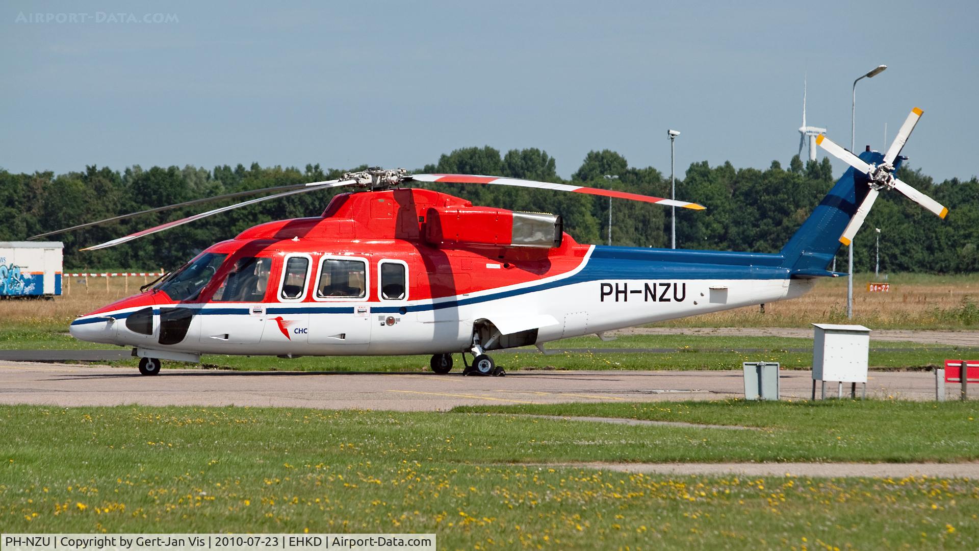 PH-NZU, 1986 Sikorsky S-76B C/N 760329, Waiting for a new flight