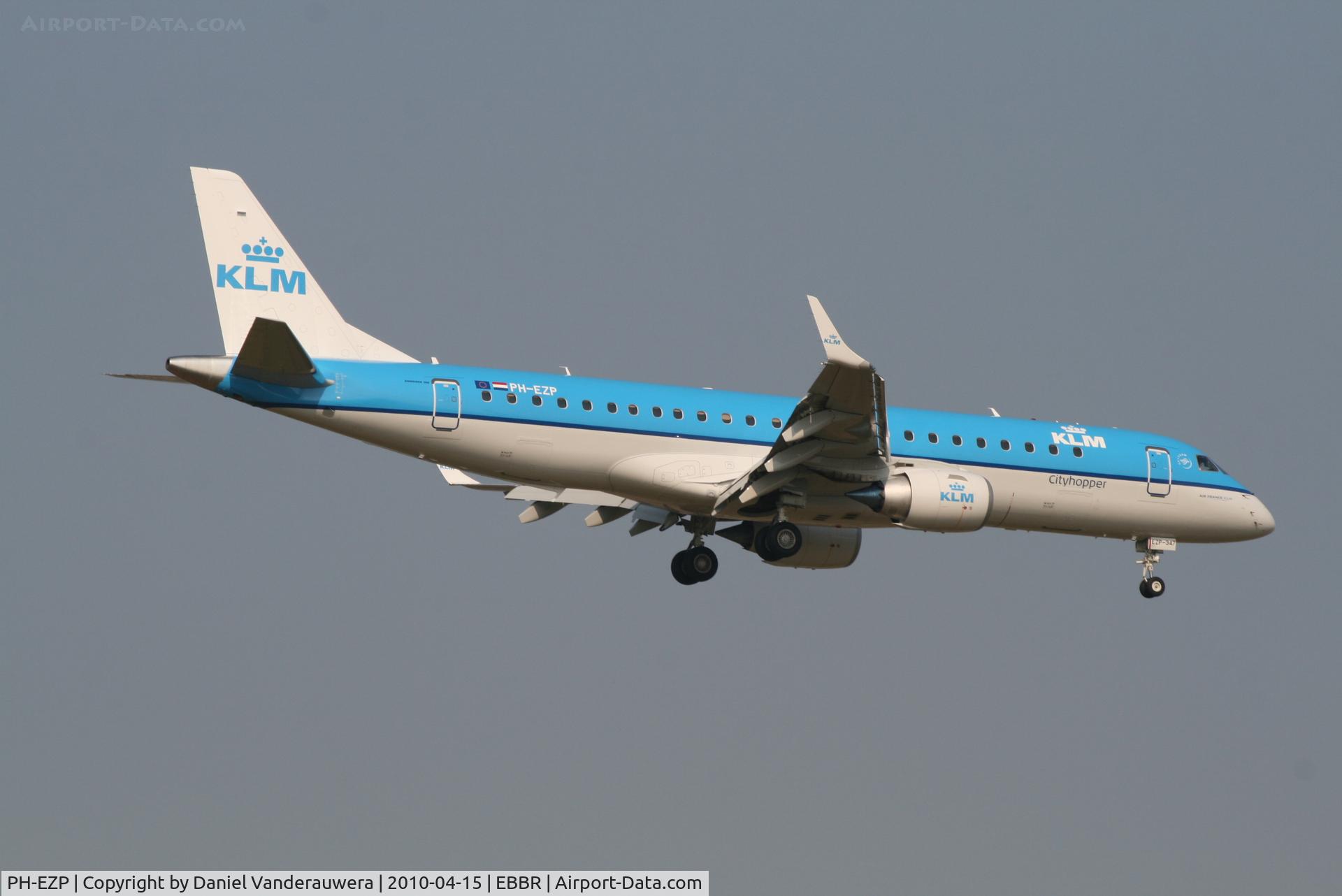 PH-EZP, 2010 Embraer 190LR (ERJ-190-100LR) C/N 19000347, Flight KL1723 is descending to RWY 02