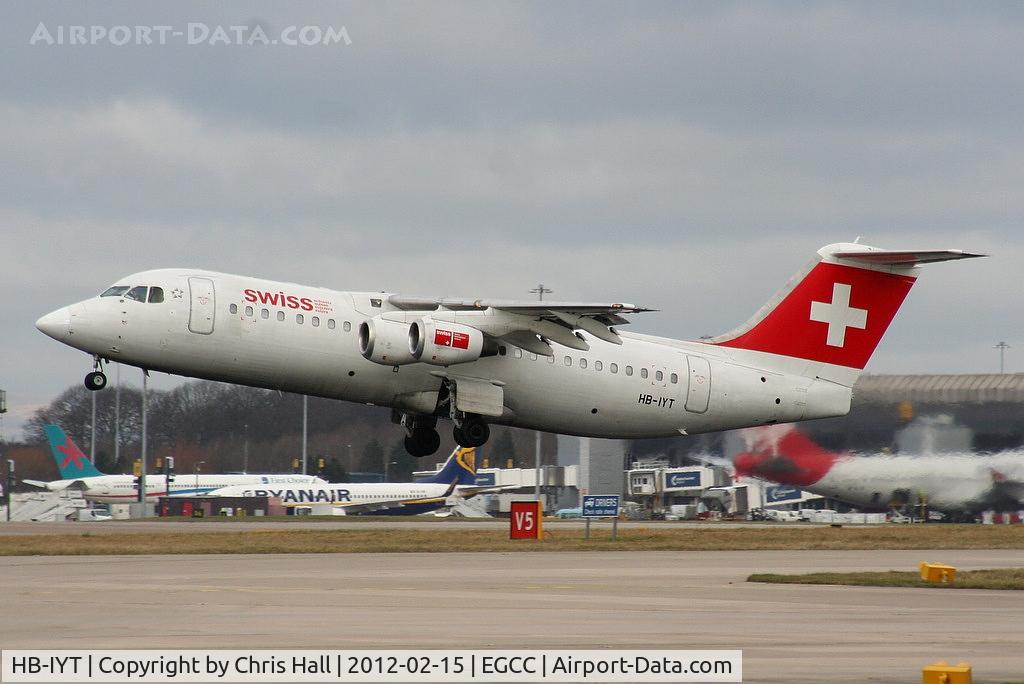 HB-IYT, 2000 British Aerospace Avro 146-RJ100 C/N E3380, Swiss International Air Lines