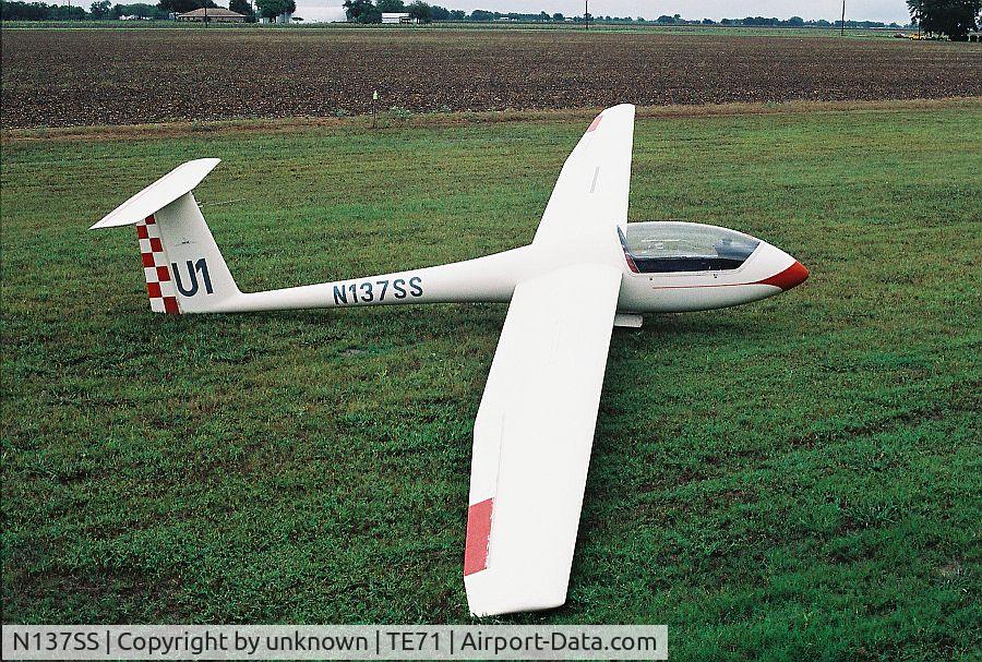 N137SS, 1976 Grob G102 ASTIR CS C/N 1348, Owned by the Greater Houston Soaring Association, Houston, Tx.