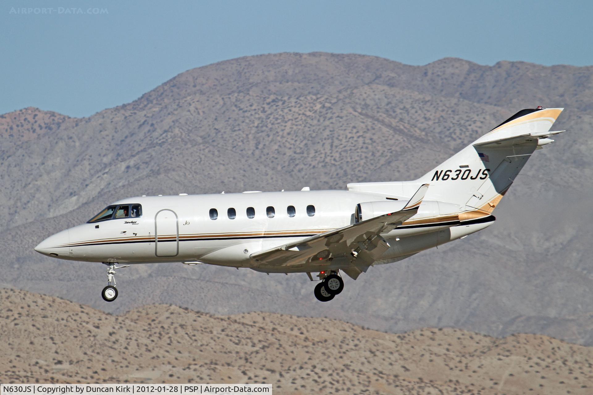 N630JS, 2007 Hawker Beechcraft 900XP C/N HA-0030, On finals to Palm Springs
