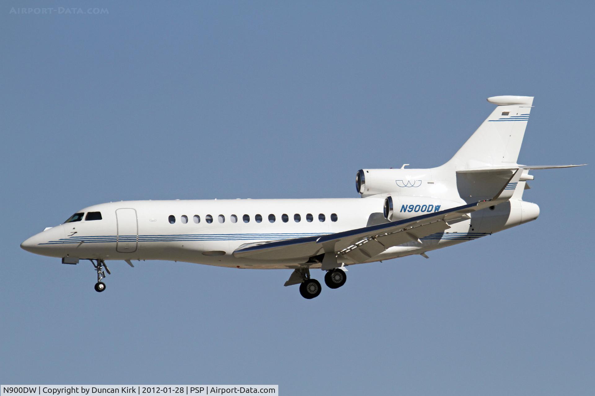 N900DW, 2008 Dassault Falcon 7X C/N 39, The 39th Falcon 7X on short finals to Palm Springs