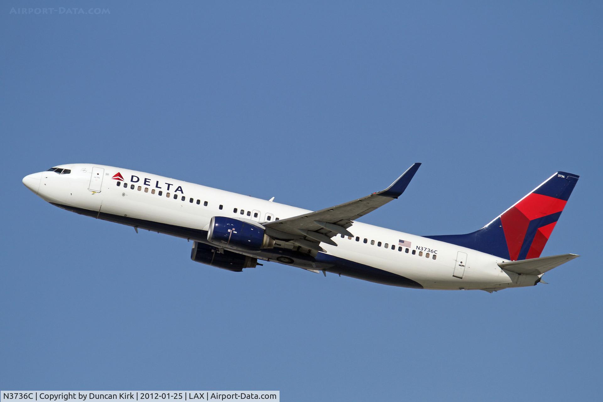 N3736C, 2000 Boeing 737-832 C/N 30540, In to the nice blue skies of LA