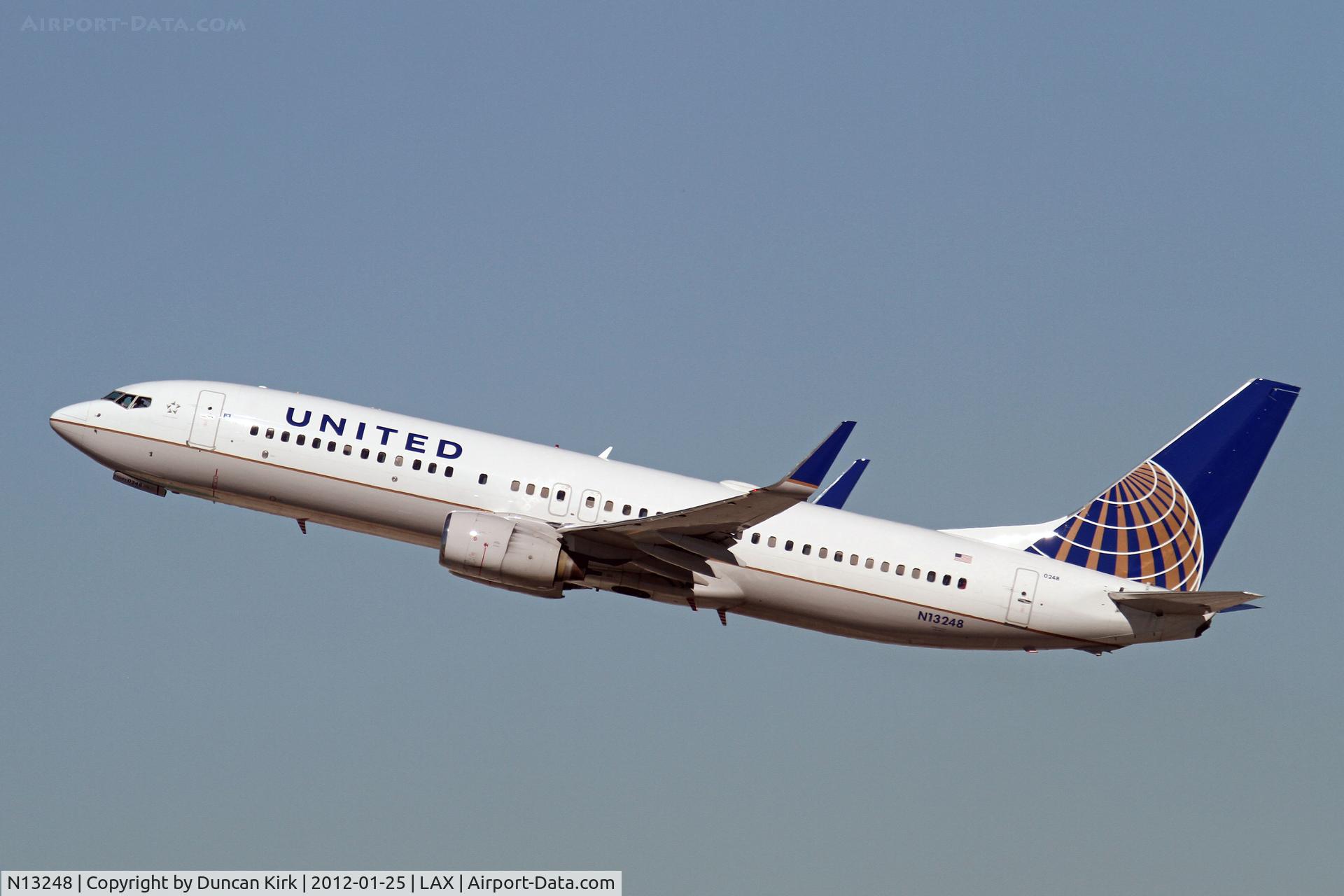 N13248, 1999 Boeing 737-824 C/N 28808, Gorgeous shot of a UA B.737 with wheels up