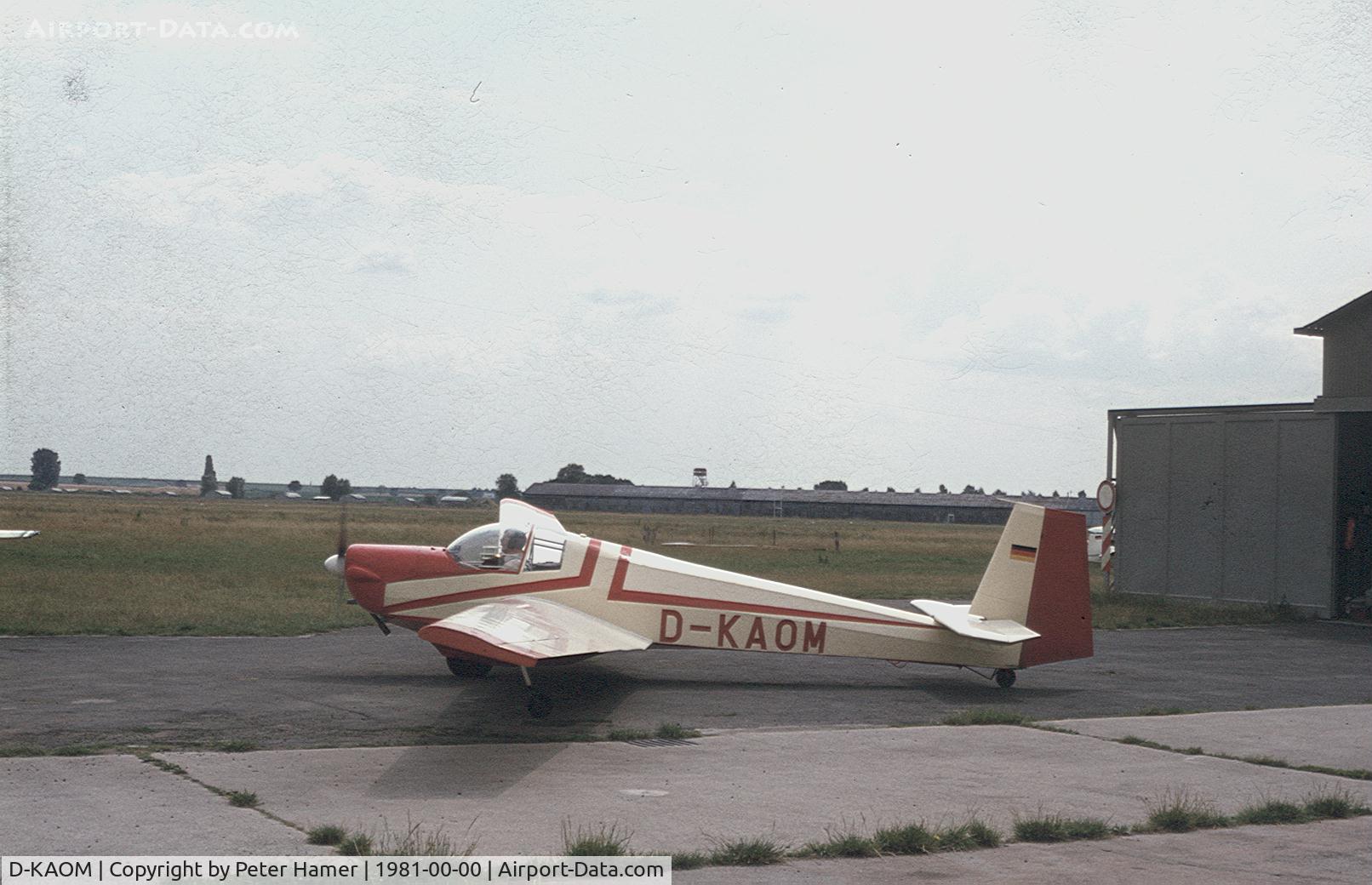 D-KAOM, Scheibe SF-25B Falke C/N 4417, Germany