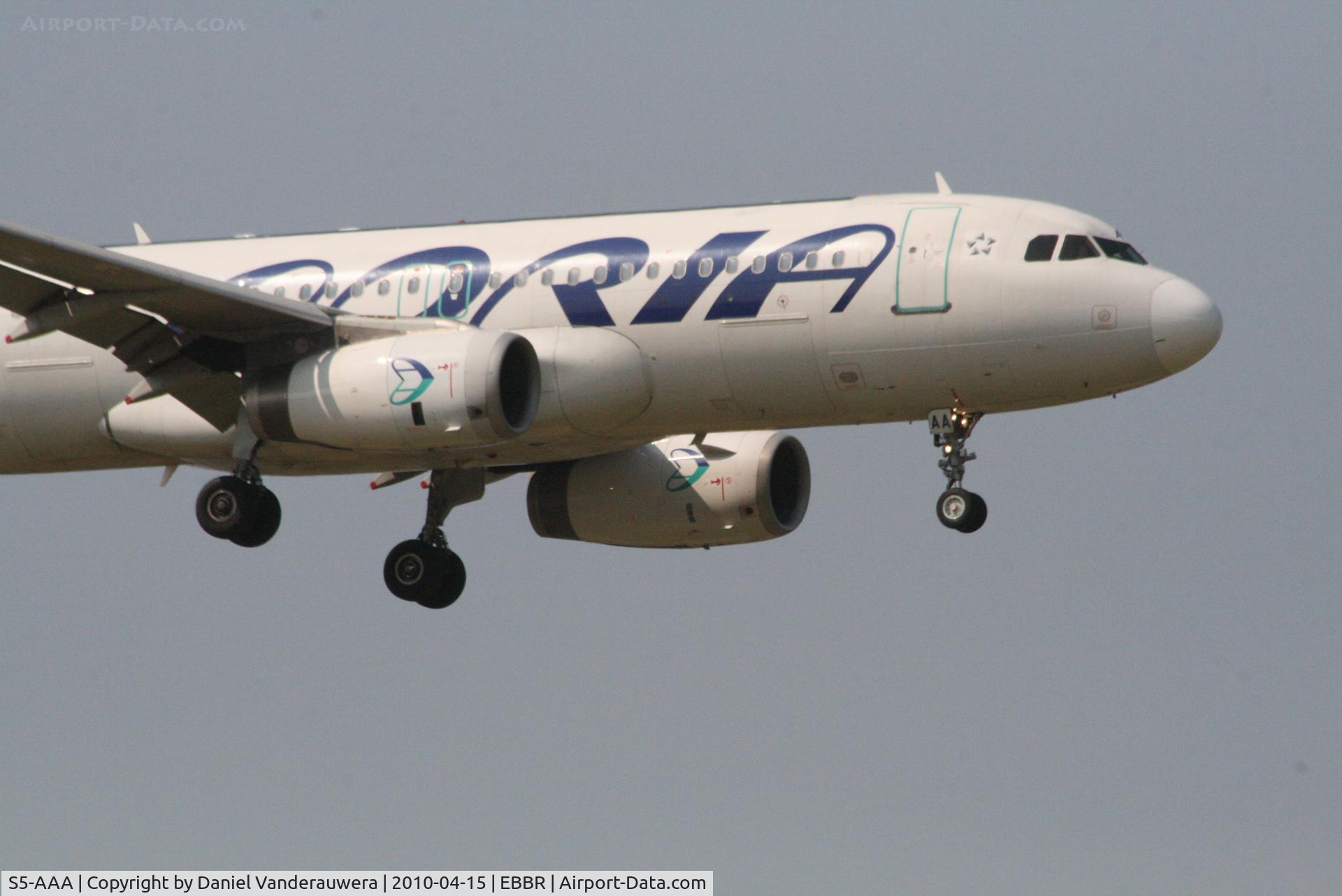 S5-AAA, 1988 Airbus A320-231 C/N 0043, Arrival to RWY 02