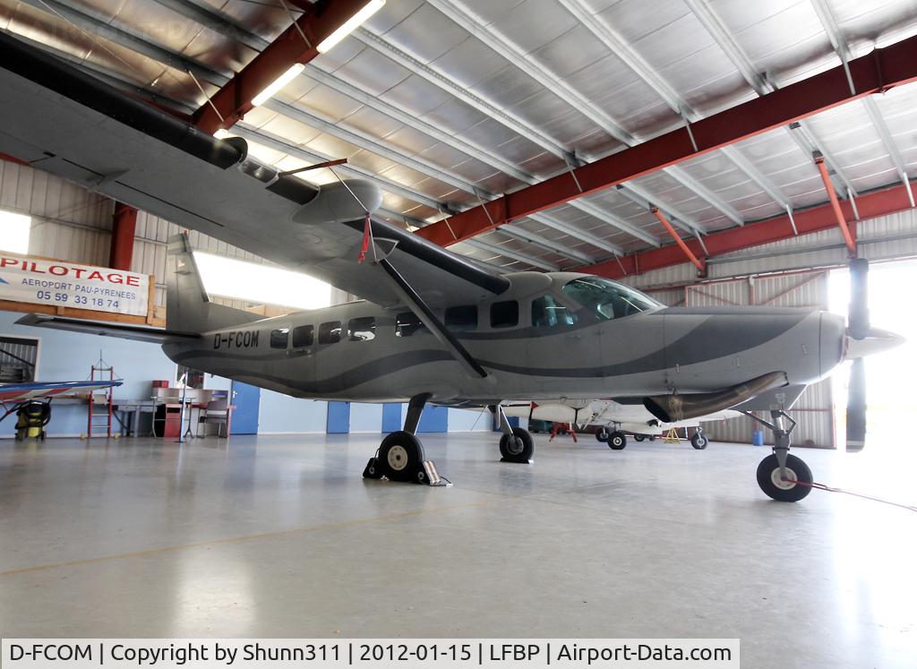 D-FCOM, 2002 Cessna 208B Grand Caravan C/N 208B0933, Hangared...