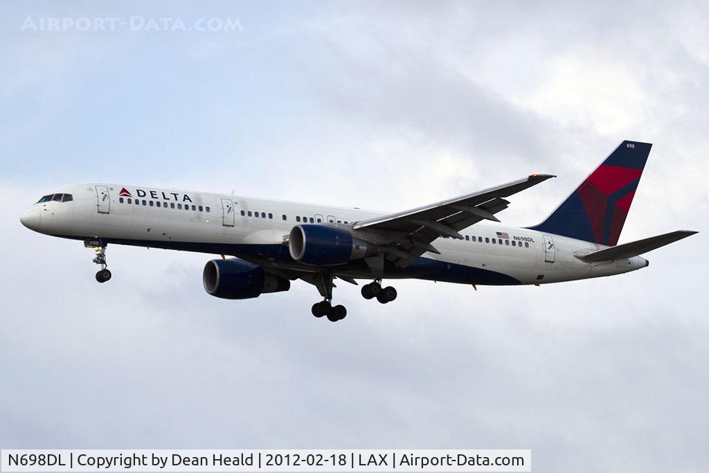 N698DL, 1999 Boeing 757-232 C/N 29911, Delta Air Lines N698DL (FLT DAL2241) from Salt Lake City Int'l (KSLC) on short final to RWY 25L.