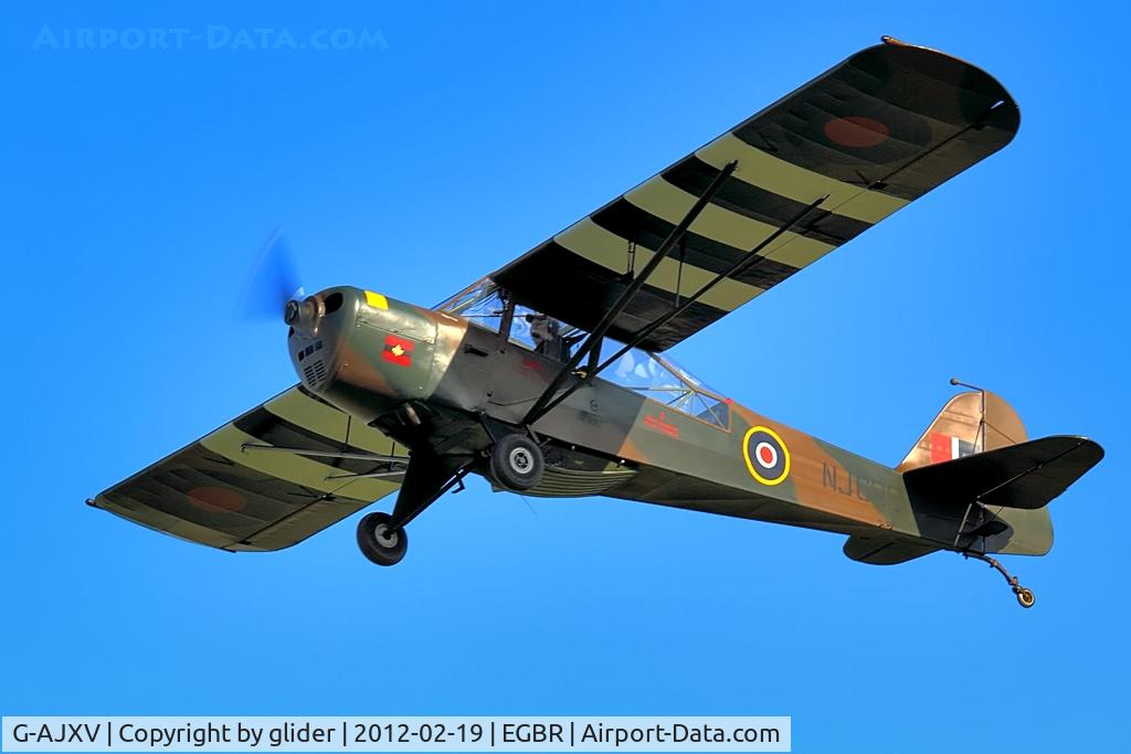 G-AJXV, 1943 Taylorcraft J Auster 5 C/N 1065, Looking good this visitor!