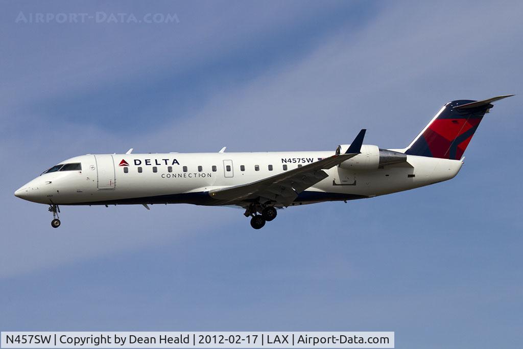N457SW, 2003 Canadair CL-600-2B19 Regional Jet CRJ-200LR C/N 7773, Delta Connection (SkyWest Airlines) N457SW (FLT SKW4519) from San Diego Int'l (KSAN) on short final to RWY 25L.