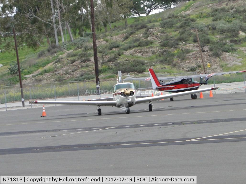 N7181P, 1960 Piper PA-24-250 Comanche C/N 24-2350, Taxiing out of the static display area