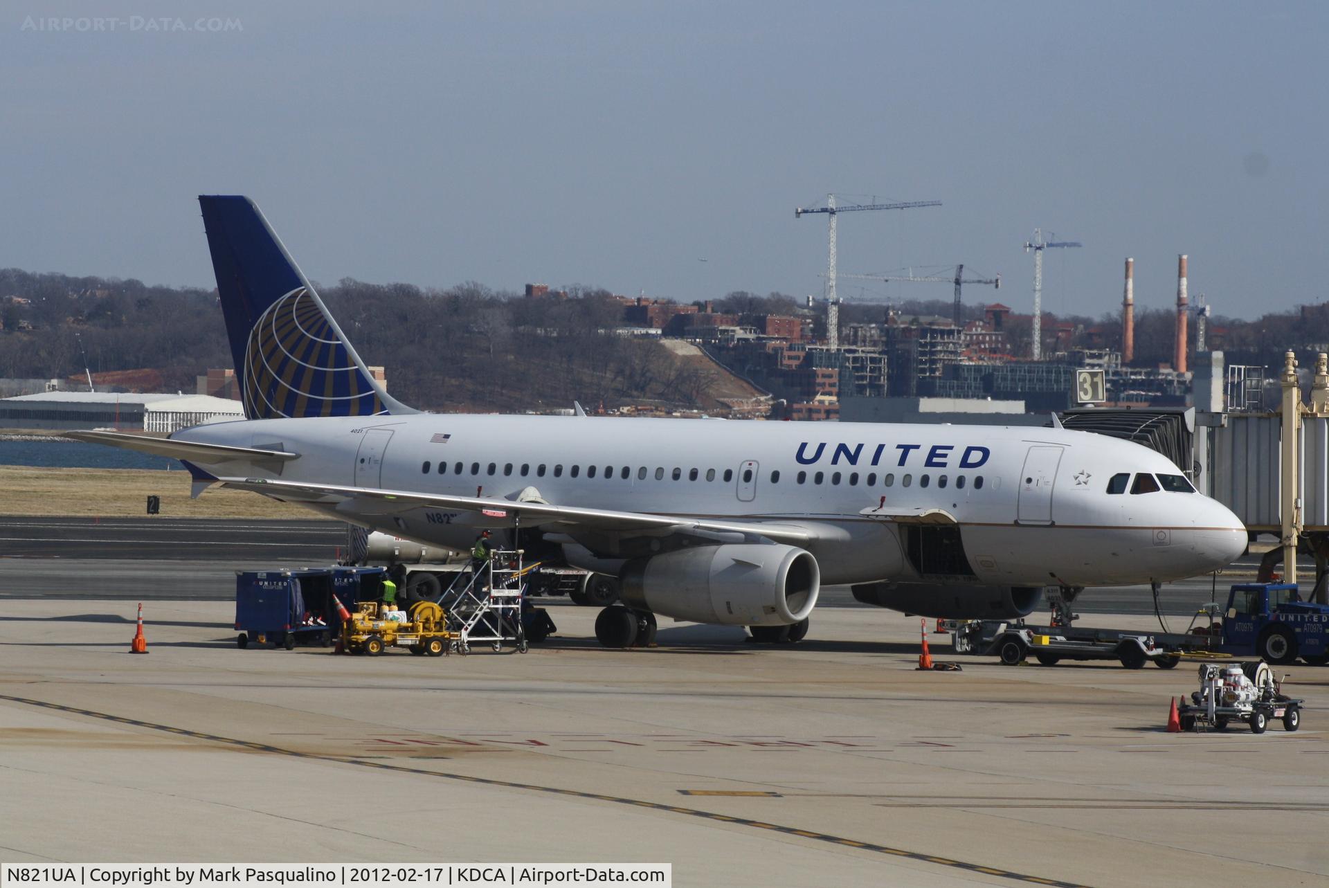 N821UA, 1998 Airbus A319-131 C/N 944, Airbus A319