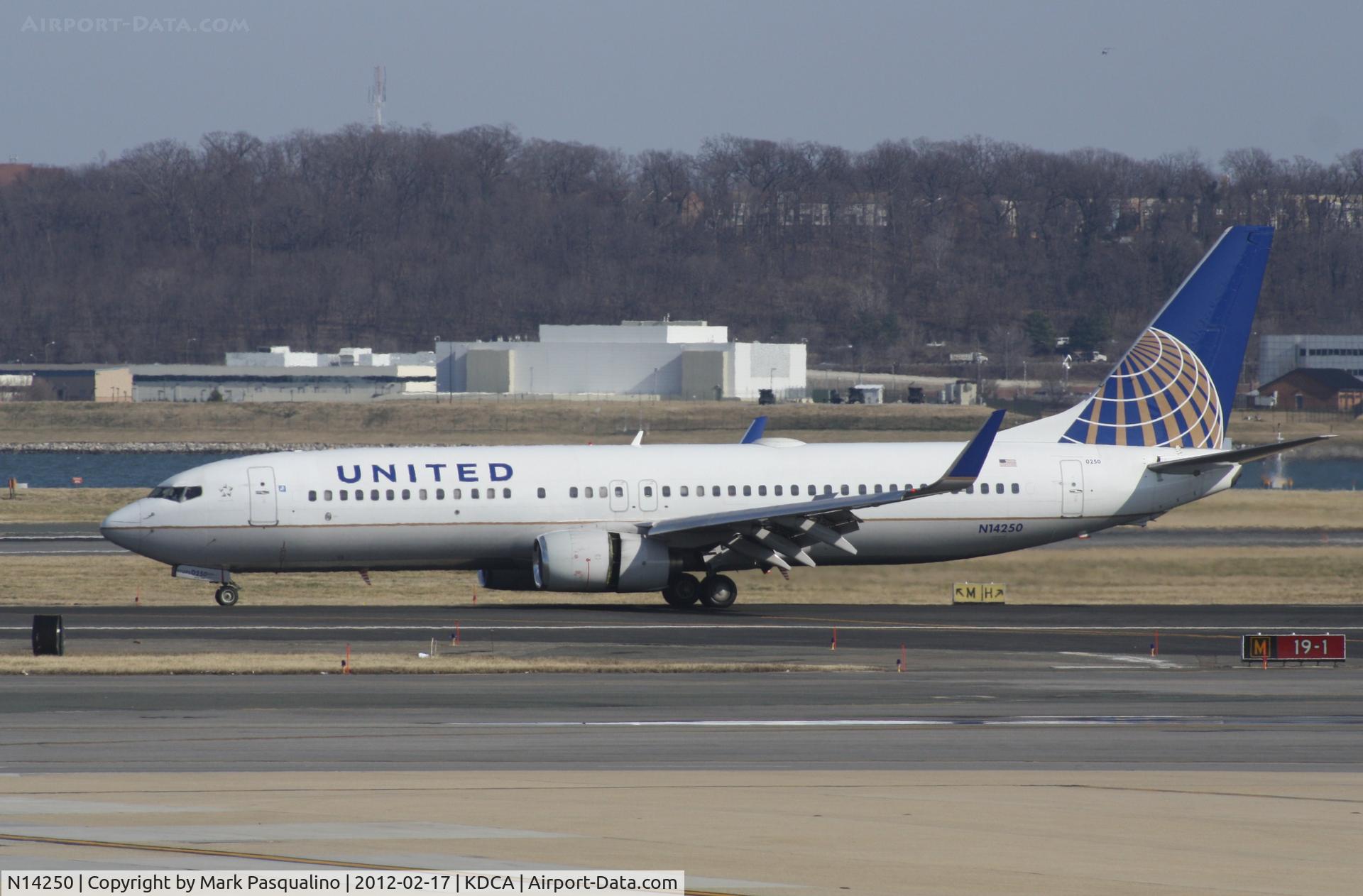 N14250, 1999 Boeing 737-824 C/N 28957, Boeing 737-800