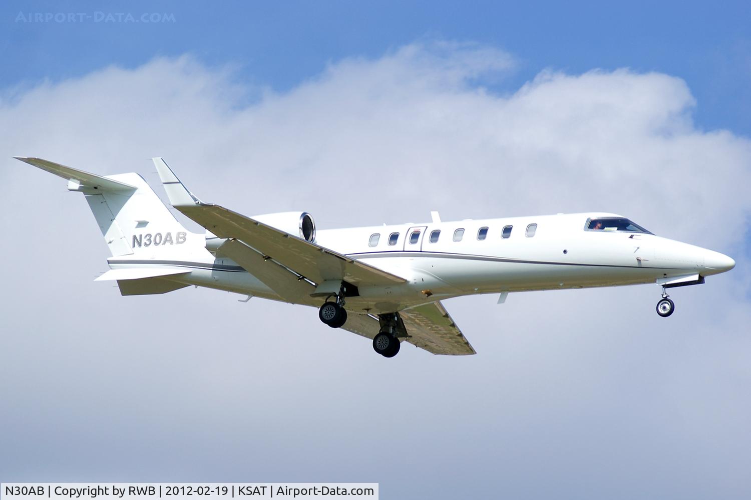 N30AB, 1998 Learjet Inc 45 C/N 015, On approach 12R
