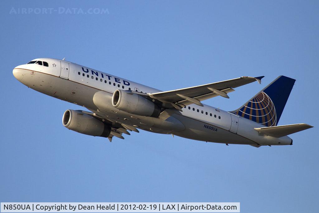 N850UA, 2002 Airbus A319-131 C/N 1653, United Airlines N850UA (FLT UAL750) climbing out from RWY 25R en route to Denver Int'l (KDEN).
