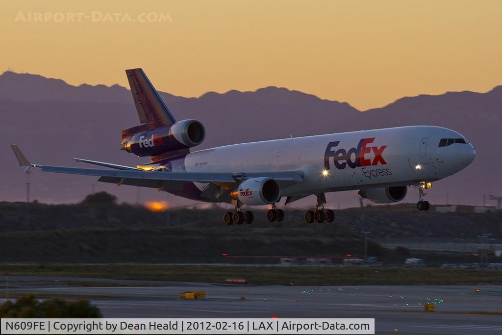 N609FE, 1993 McDonnell Douglas MD-11F C/N 48549, FedEx N609FE (FLT FDX500) from Memphis Int'l (KMEM) landing RWY 7R.