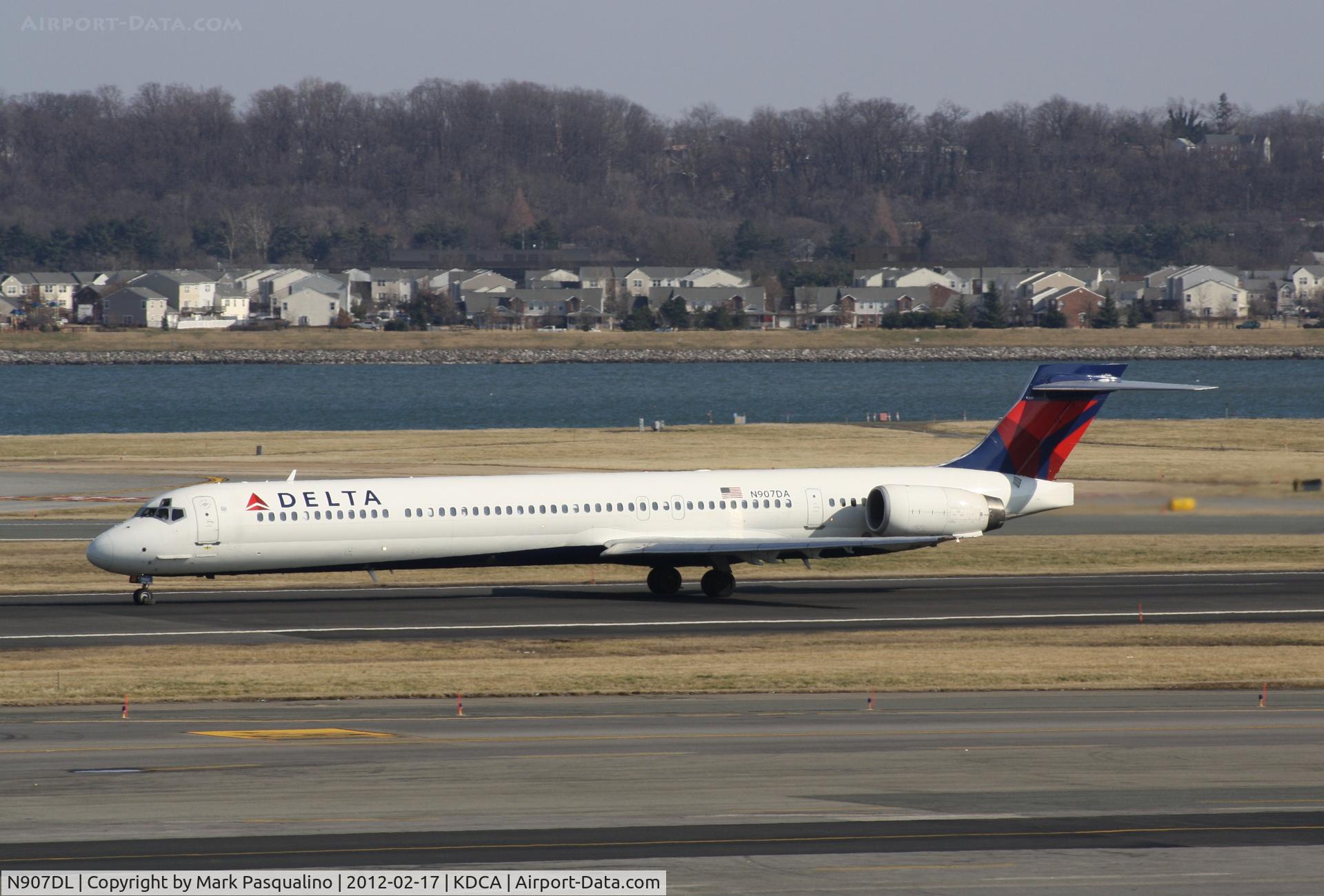 N907DL, 1987 McDonnell Douglas MD-88 C/N 49538, MD-88