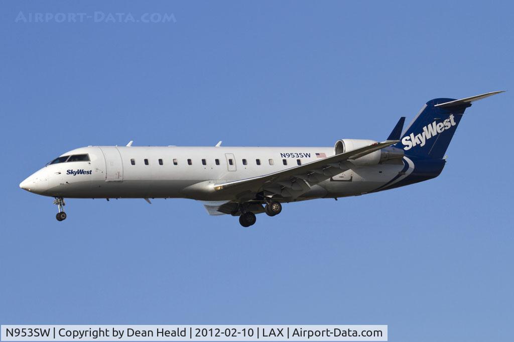 N953SW, 2003 Bombardier CRJ-200LR (CL-600-2B19) C/N 7813, SkyWest Airlines N953SW (FLT SKW5320) from Phoenix Sky Harbor Int'l (KPHX) on short final to RWY 25L.