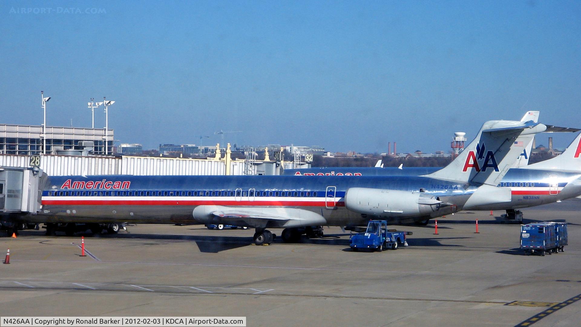 N426AA, 1986 McDonnell Douglas MD-82 (DC-9-82) C/N 49338, DCA, VA
