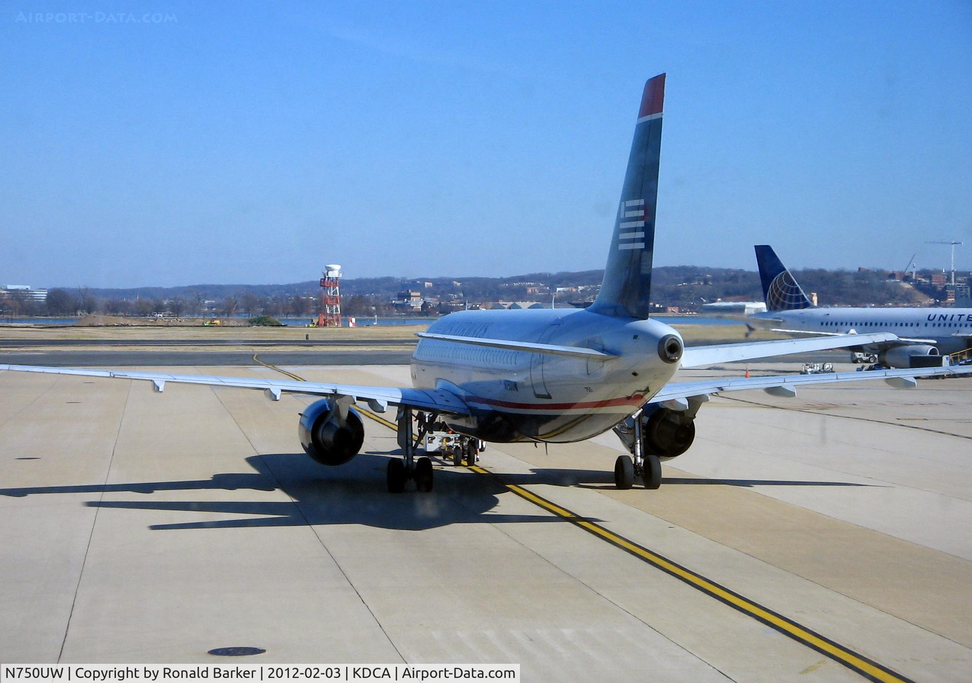 N750UW, 2000 Airbus A319-112 C/N 1315, DCA, VA