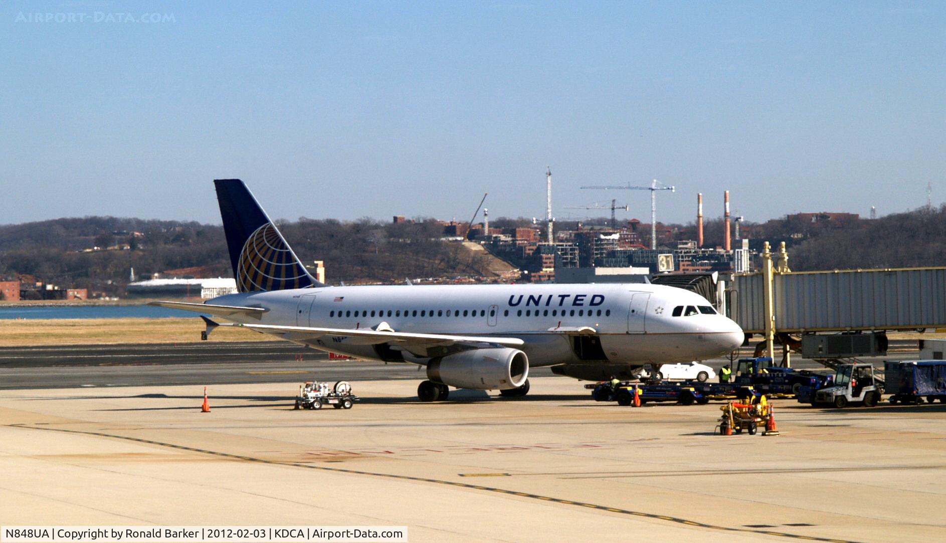 N848UA, 2002 Airbus A319-131 C/N 1647, DCA, VA