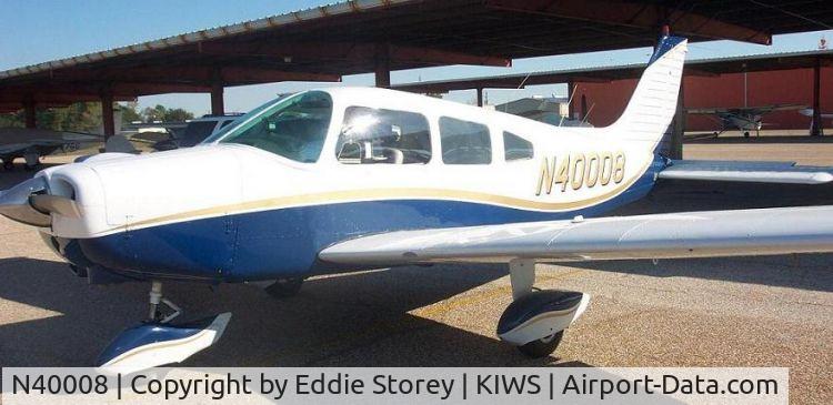 N40008, 1977 Piper PA-28-161 C/N 28-7716317, At the covered tiedowns