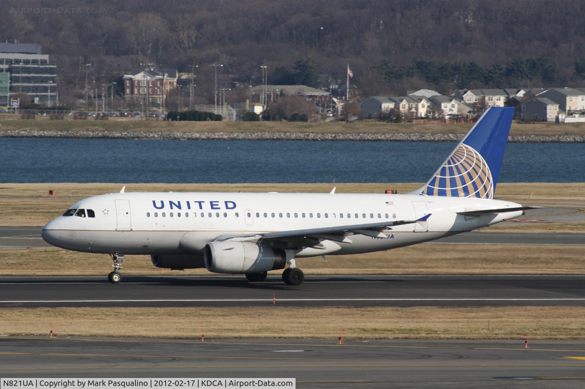N821UA, 1998 Airbus A319-131 C/N 944, Airbus A319