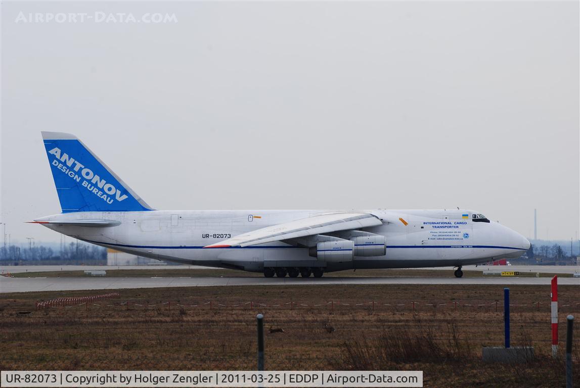 UR-82073, 1994 Antonov An-124-100 Ruslan C/N 9773054359139, Ready for take-off, runway 26L.