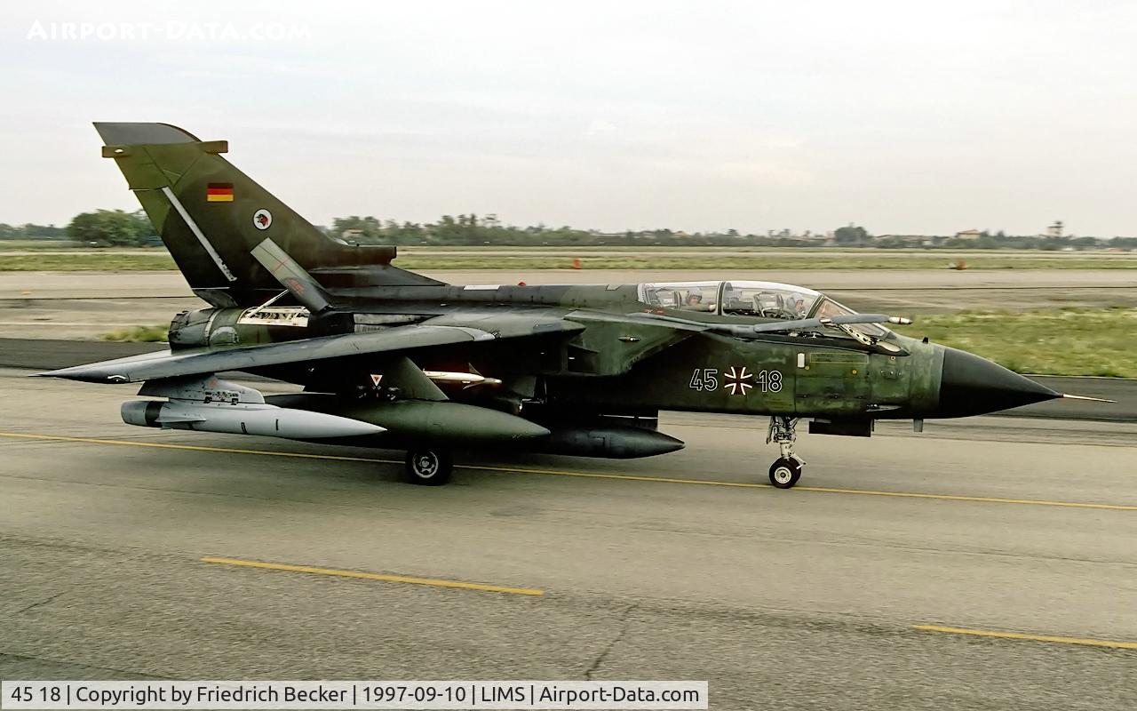 45 18, Panavia Tornado IDS C/N 548/GS166/4218, taxying to the flightline
