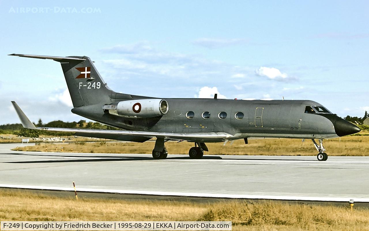 F-249, 1982 Gulfstream Aerospace G-1159A Gulfstream III C/N 249, line up for departure