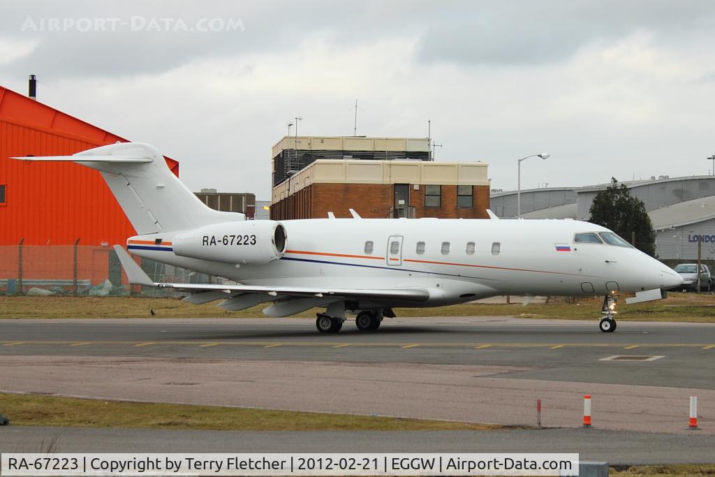 RA-67223, 2007 Bombardier Challenger 300 (BD-100-1A10) C/N 20172, 2007 Bombardier BD-100 Challenger, c/n: 20172 at Luton