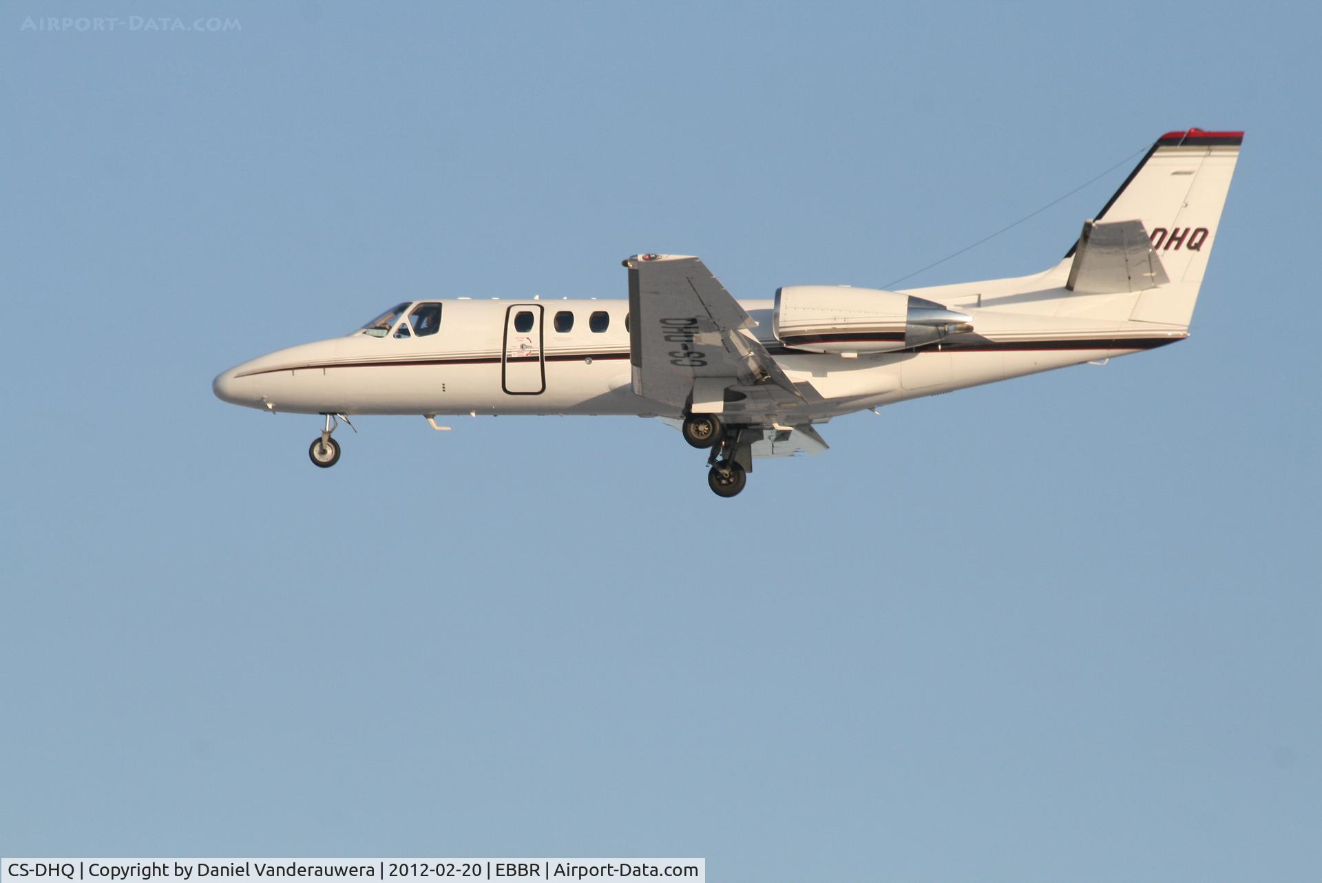 CS-DHQ, 2005 Cessna 550 Citation Bravo C/N 550-1109, Descending to RWY 25L