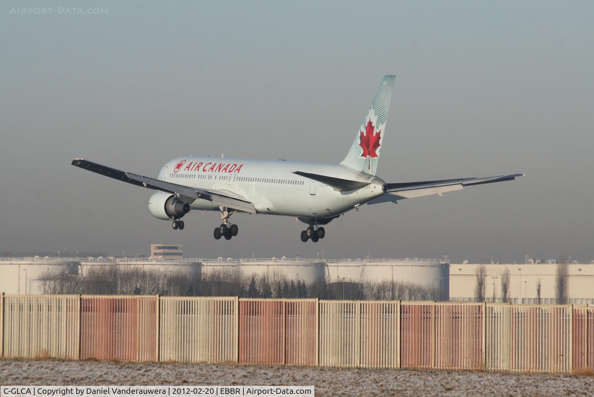 C-GLCA, 1991 Boeing 767-375 C/N 25120, Flight AC832 is descending to RWY 25L
